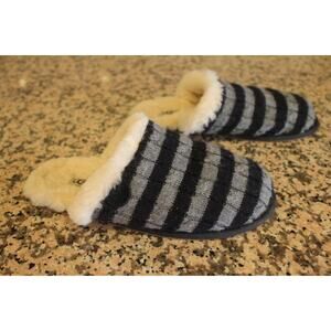 UGG #5730 Scuffette Blue & Ivory Striped Slippers Size 9 (UGG100